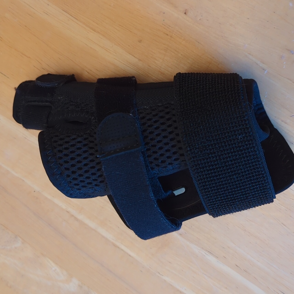 Thumb brace